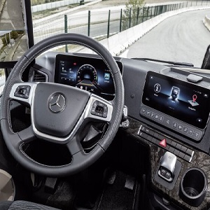 The truck cab revolution – ten questions and answers on the connected and intuitively operable Multimedia Cockpit in the Mercedes-Benz Actros