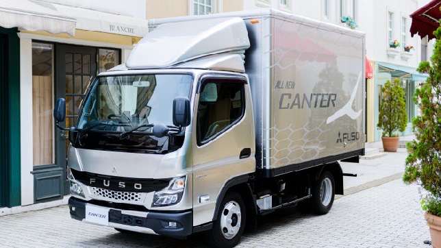 Mitsubishi Fuso premieres the new light-duty Canter truck in Japan