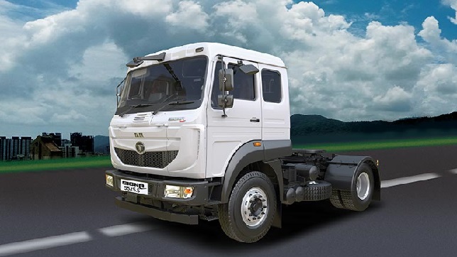 Tata Motors launches the Signa 5525.S – India’s first 4×2 prime mover with highest gross combination weight of 55 tonnes