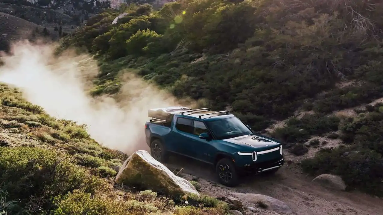 Rivian closes $2.5 billion funding round