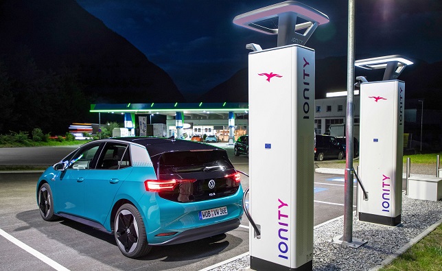 Convenient, networked and sustainable: new solutions for charging electric Volkswagen models