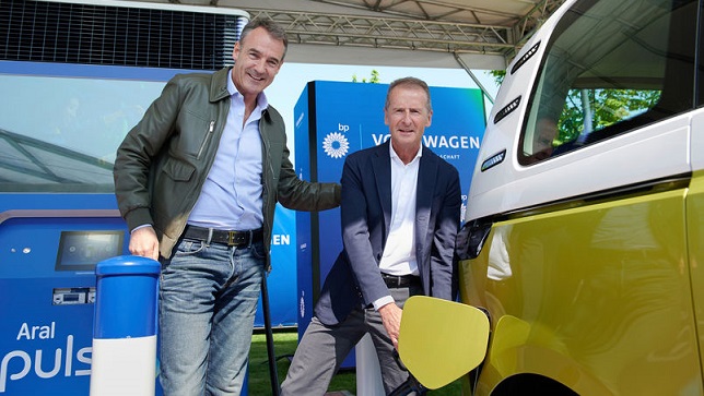 Volkswagen Group and bp launch strategic partnership to rapidly rollout EV fast charging in Europe