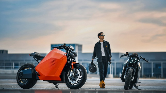 Davinci Motor's will launch its futuristic DC100 electric motorcycle at CES 2023