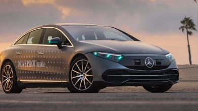 Mercedes received approval for turquoise autonomous lights
